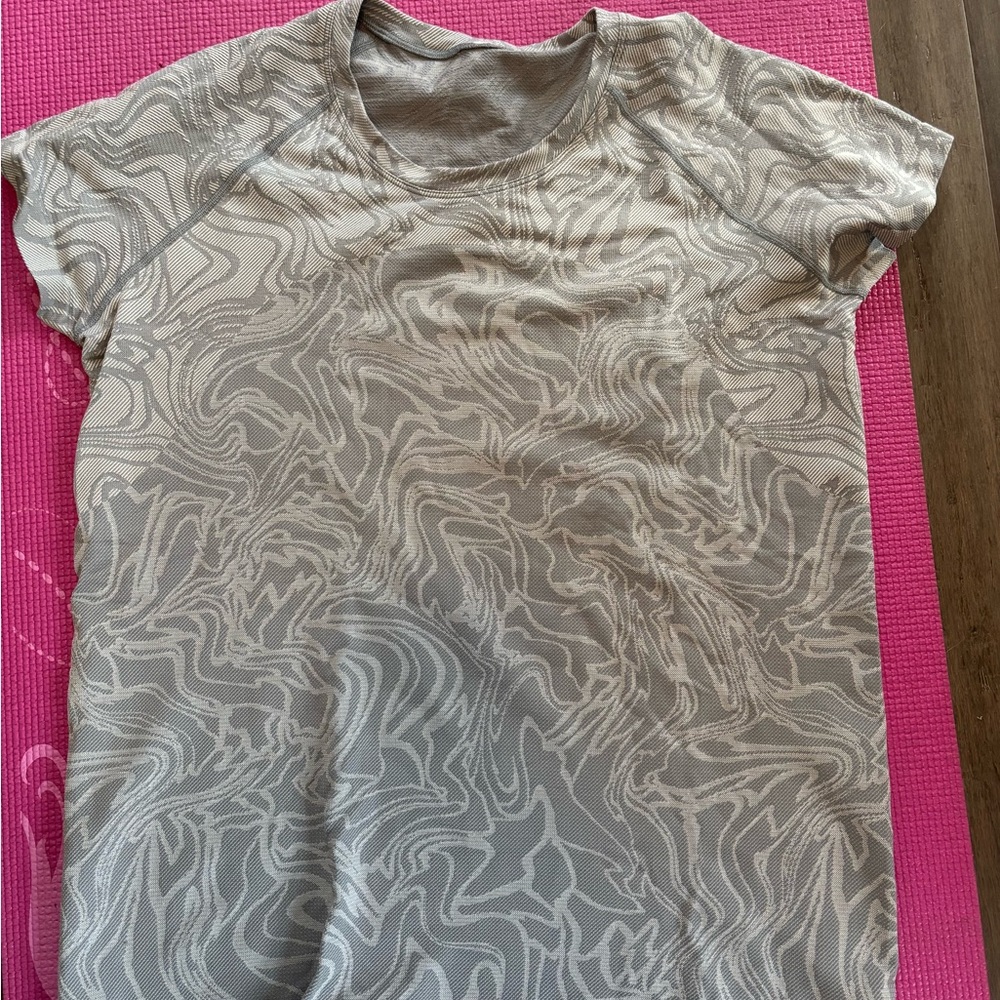 Gray Lululemon shirt